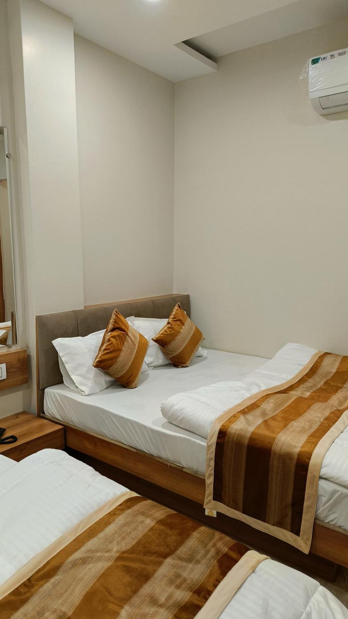 Shree Shyamraj Hotel Ujjain Eksteriør billede