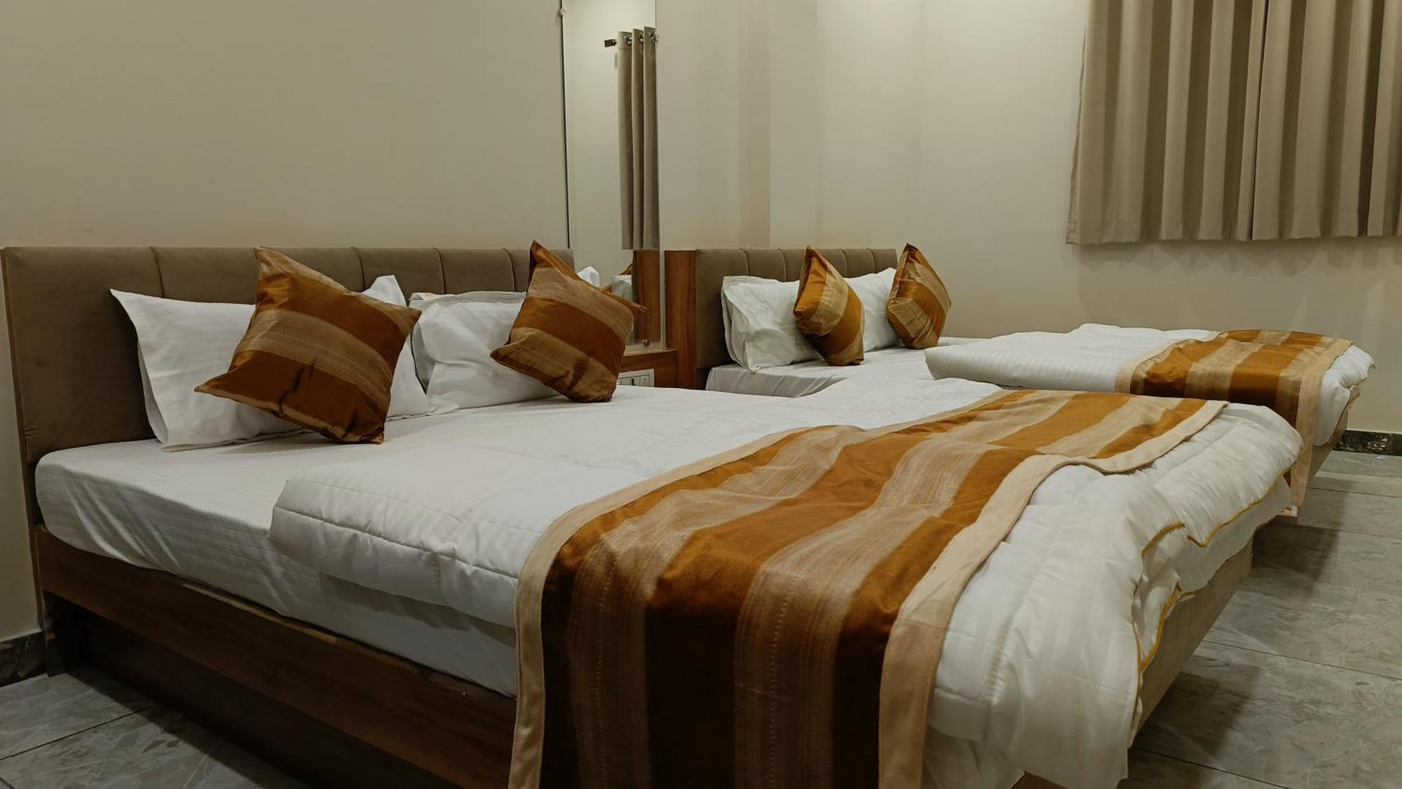 Shree Shyamraj Hotel Ujjain Eksteriør billede