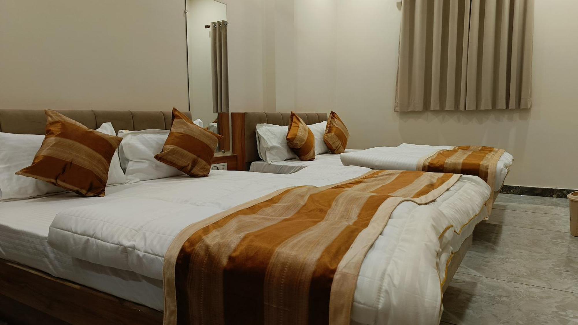 Shree Shyamraj Hotel Ujjain Eksteriør billede