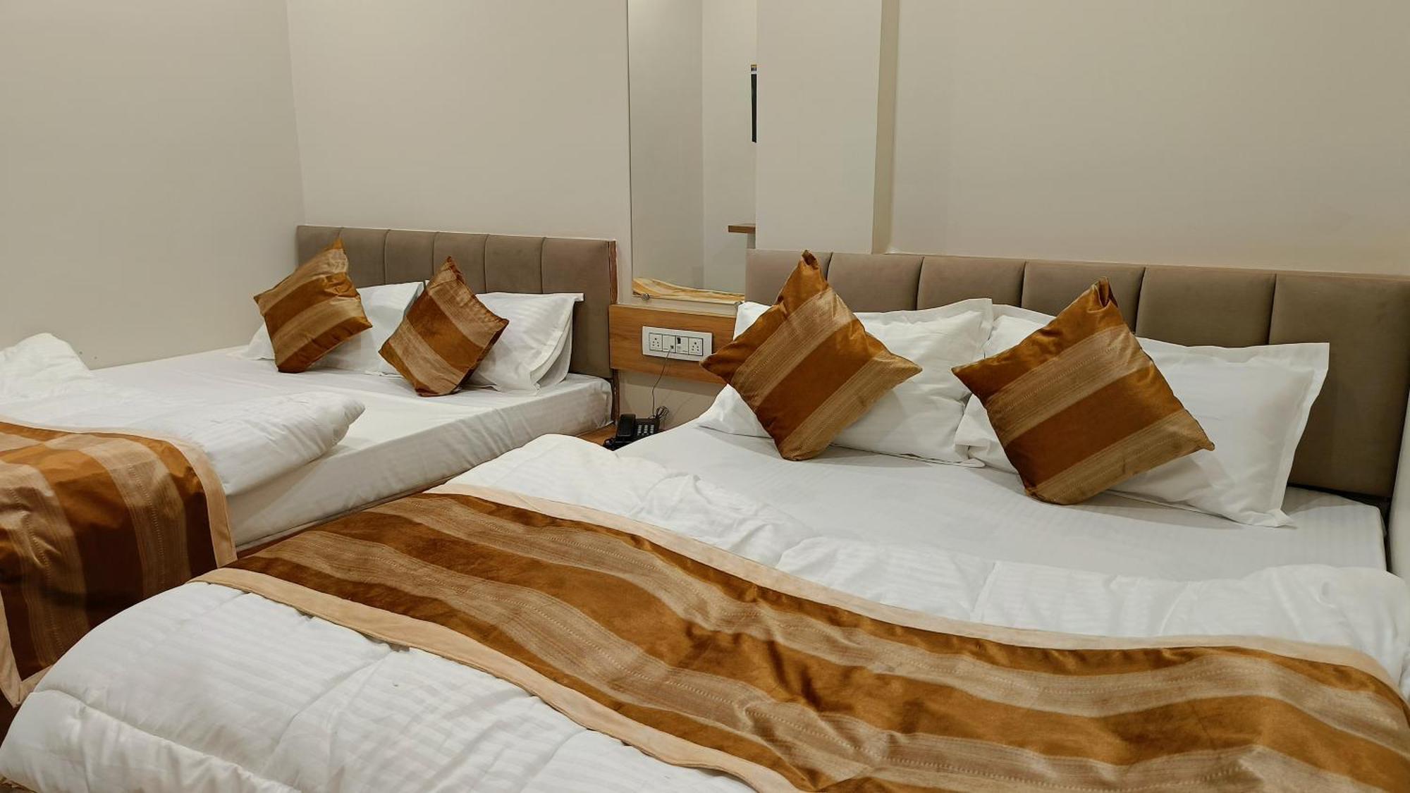 Shree Shyamraj Hotel Ujjain Eksteriør billede