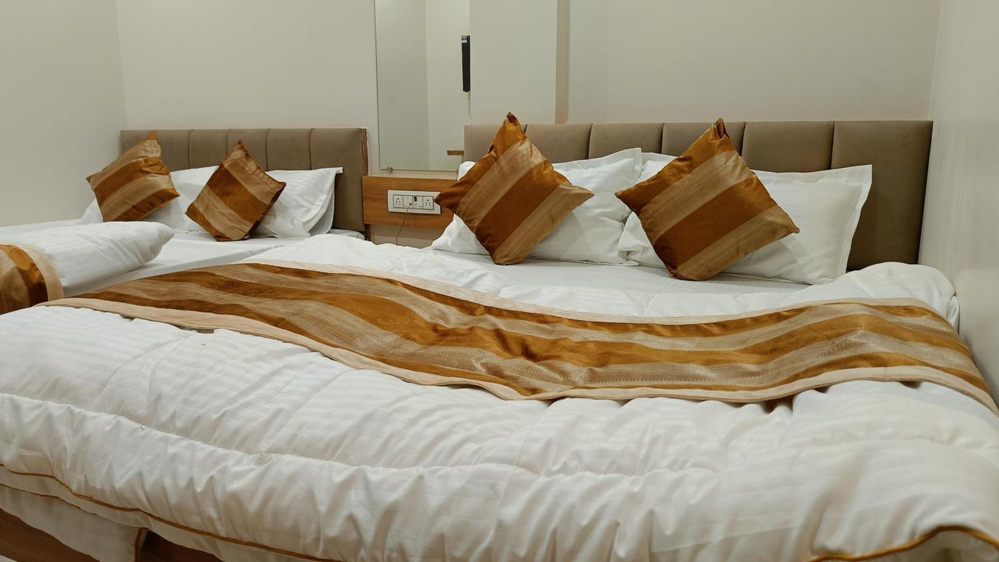 Shree Shyamraj Hotel Ujjain Eksteriør billede
